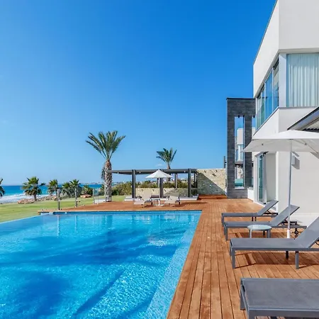 Villa Beachfront Luxury Glory *