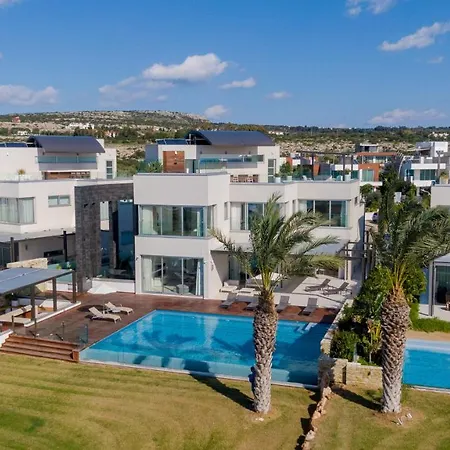Villa Beachfront Luxury Glory *