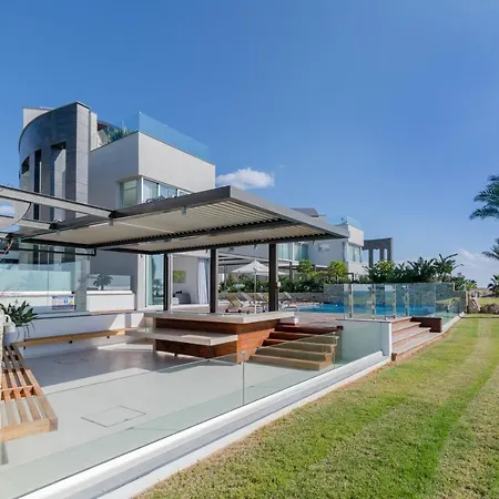 Beachfront Luxury Glory Villa *