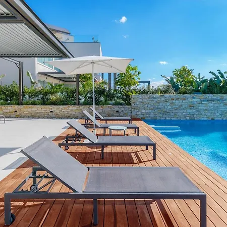Villa Beachfront Luxury Glory *
